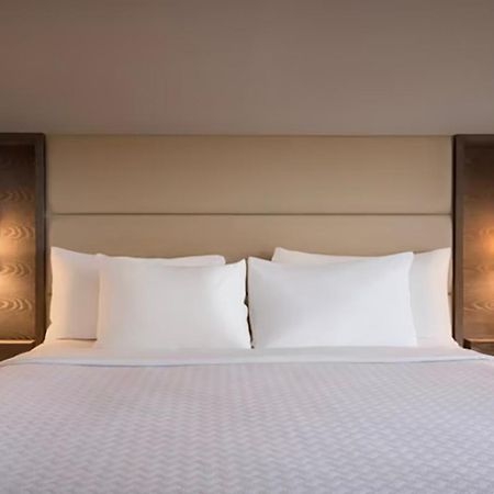 Crowne Plaza Englewood By Ihg Hotel Bagian luar foto