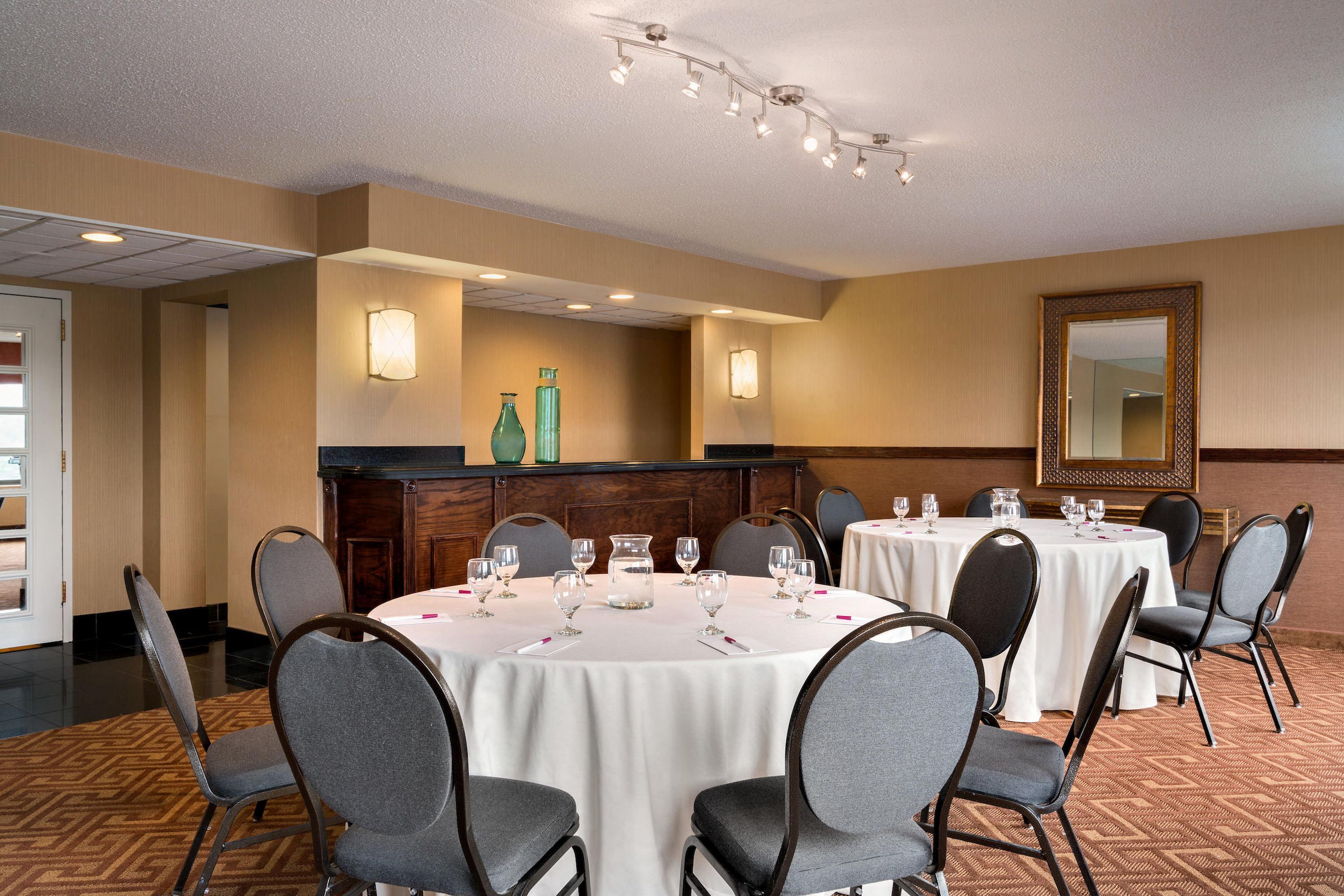 Crowne Plaza Englewood By Ihg Hotel Bagian luar foto